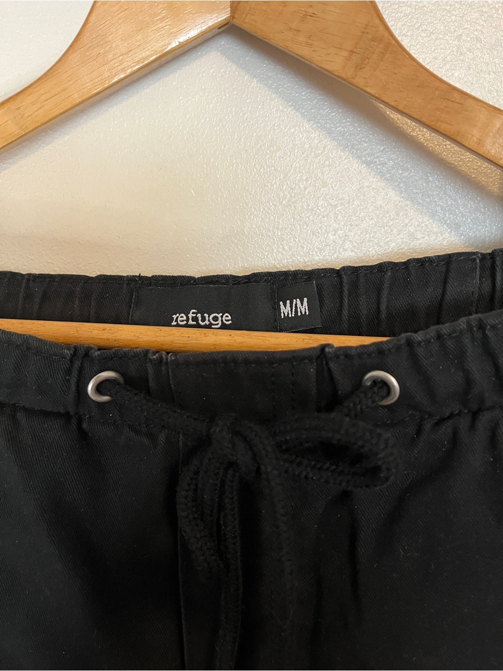 refuge Black Cargo Jogger Pants size medium - Picture 3 of 6